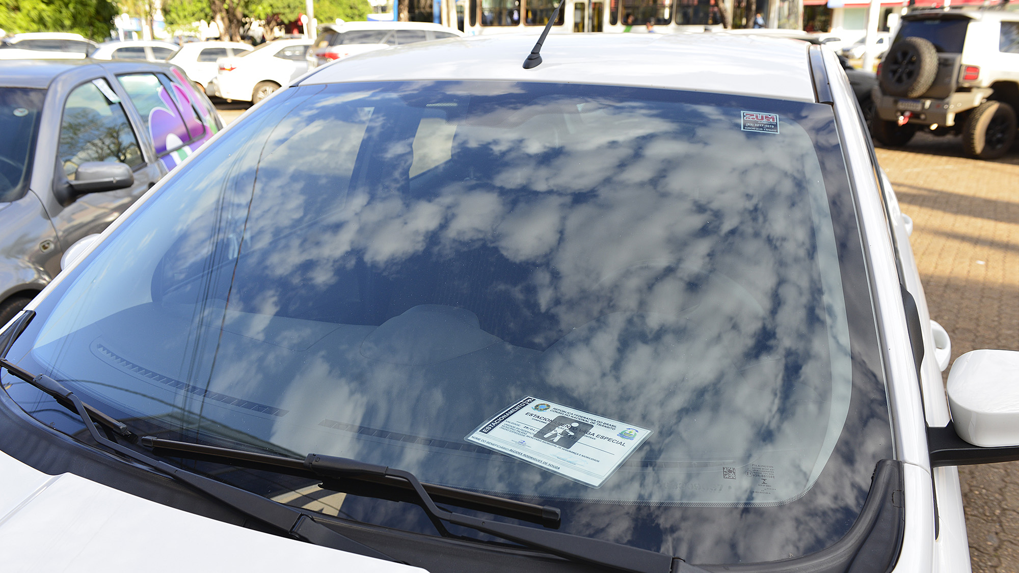 Idosos e pessoas com deficiência podem solicitar credencial do direito às vagas de estacionamentos nas unidades do Resolve Palmas