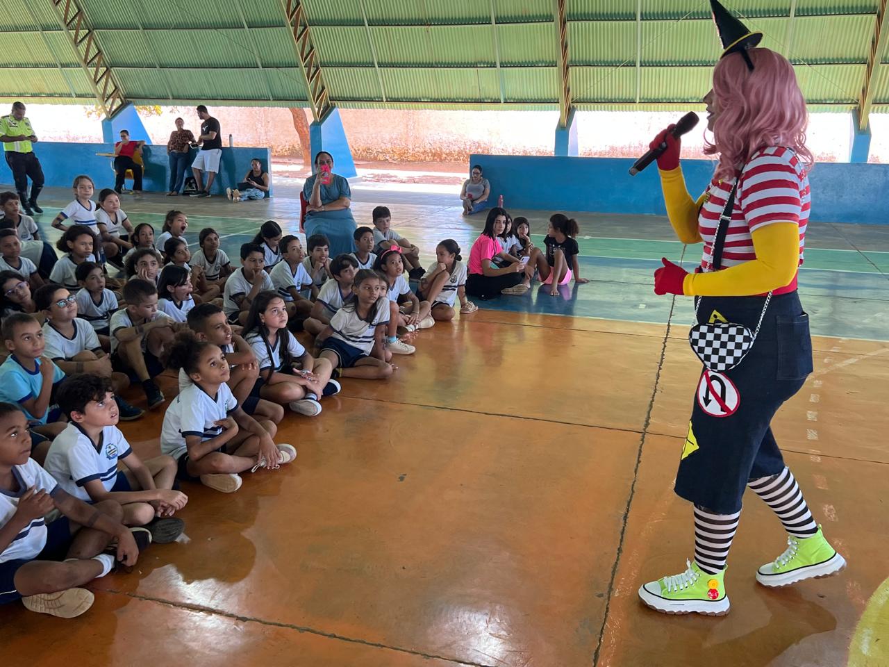 Alunos da ETI Daniel Batista participam de abertura da Campanha Maio Amarelo