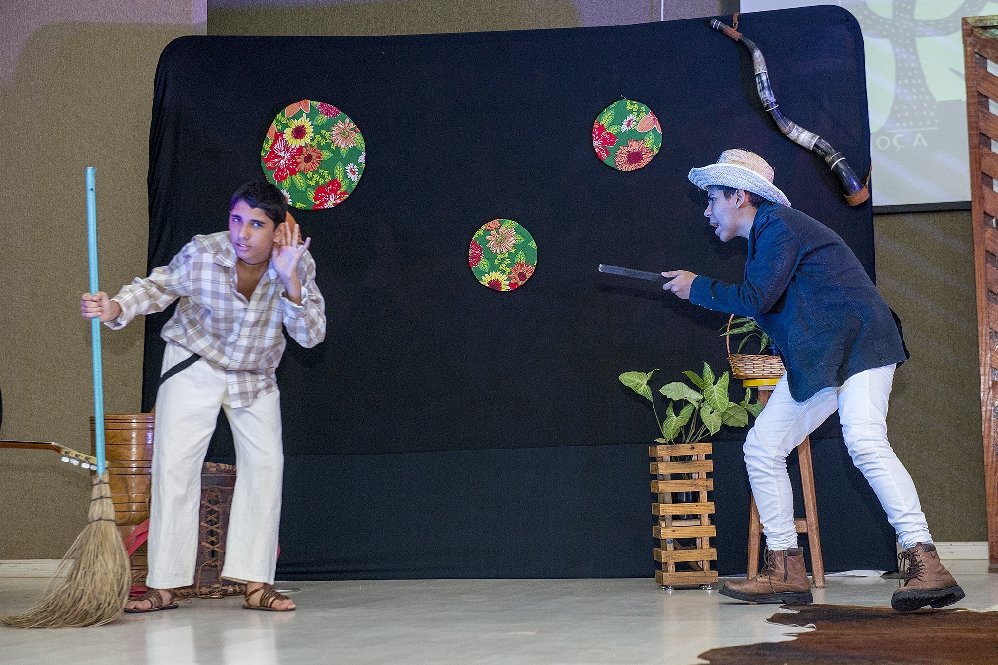 Espetáculo musical da ETI Almirante Tamandaré leva espectadores à gargalhadas