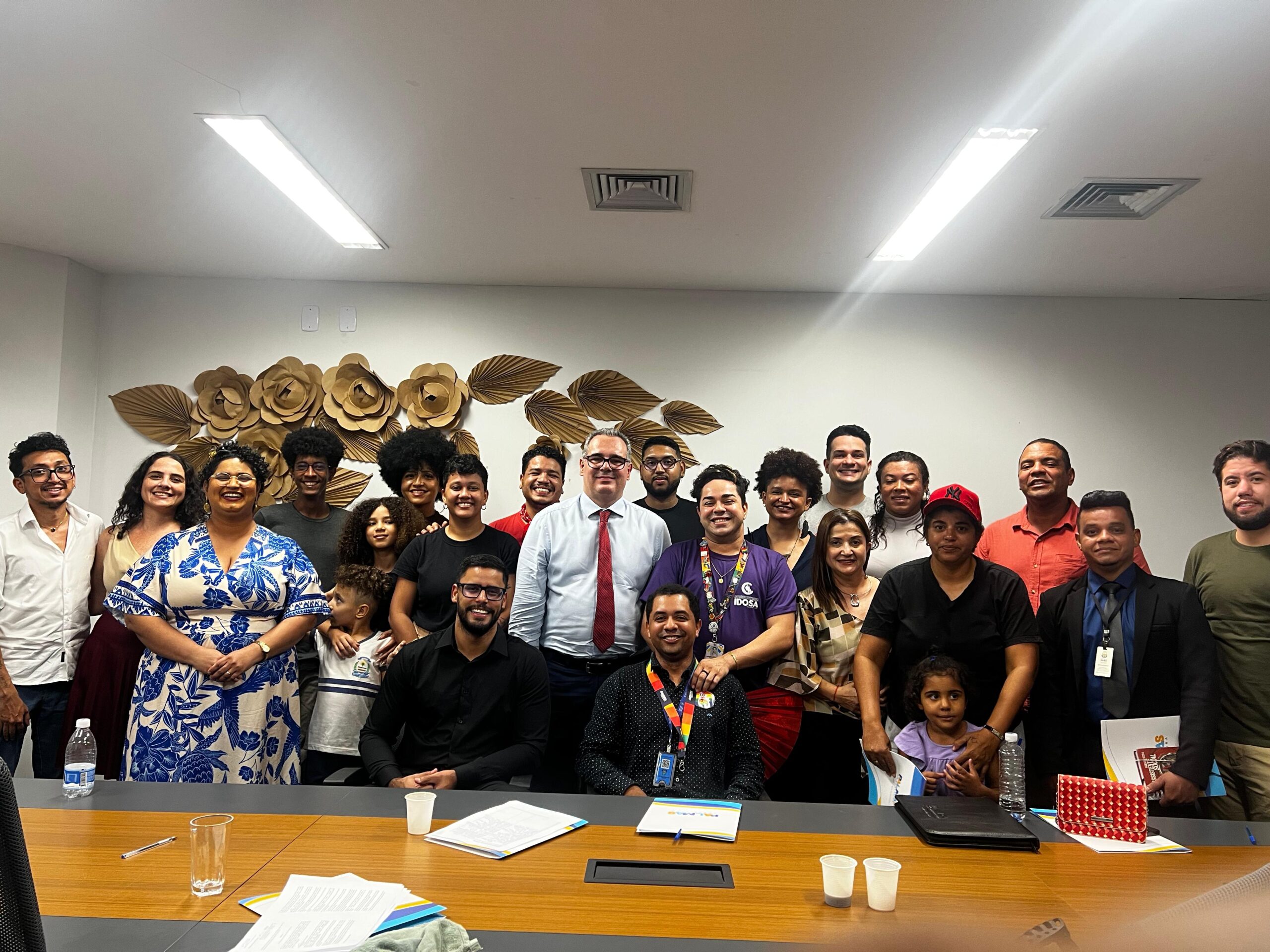 Prefeitura e sociedade civil debatem minuta de projeto de lei que cria o Conselho Municipal da Diversidade Palmense