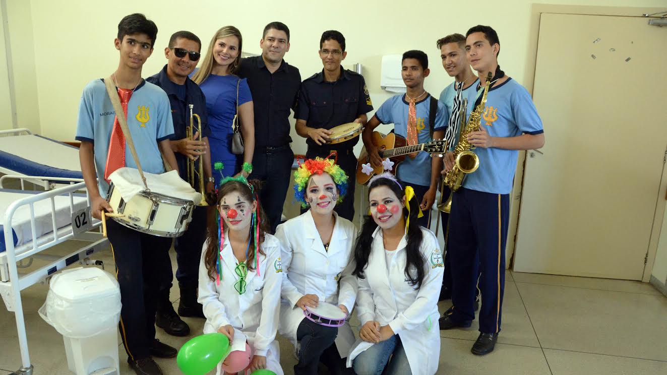 Banda Mirim e Guardiões da Alegria homenageiam mulheres em apresentação na Liga Feminina de Prevenção e Combate ao Câncer