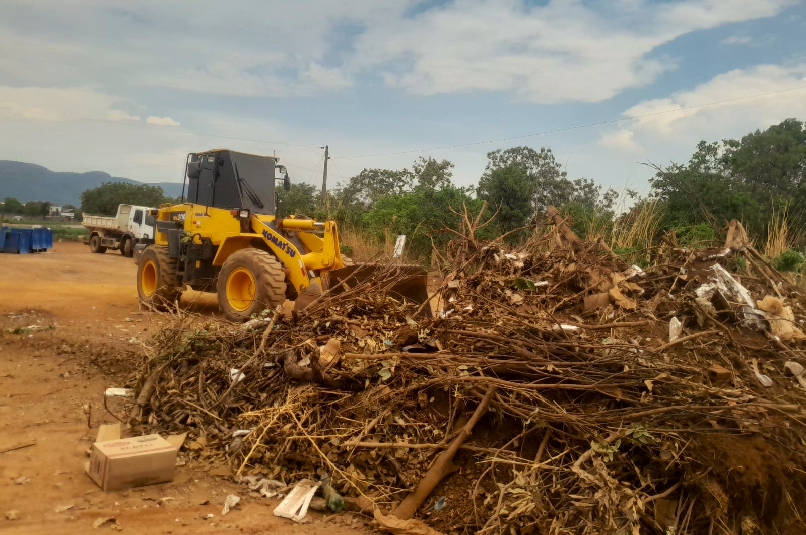 Prefeitura de Palmas se aproxima das 150 mil toneladas de entulho recolhidas em 2025
