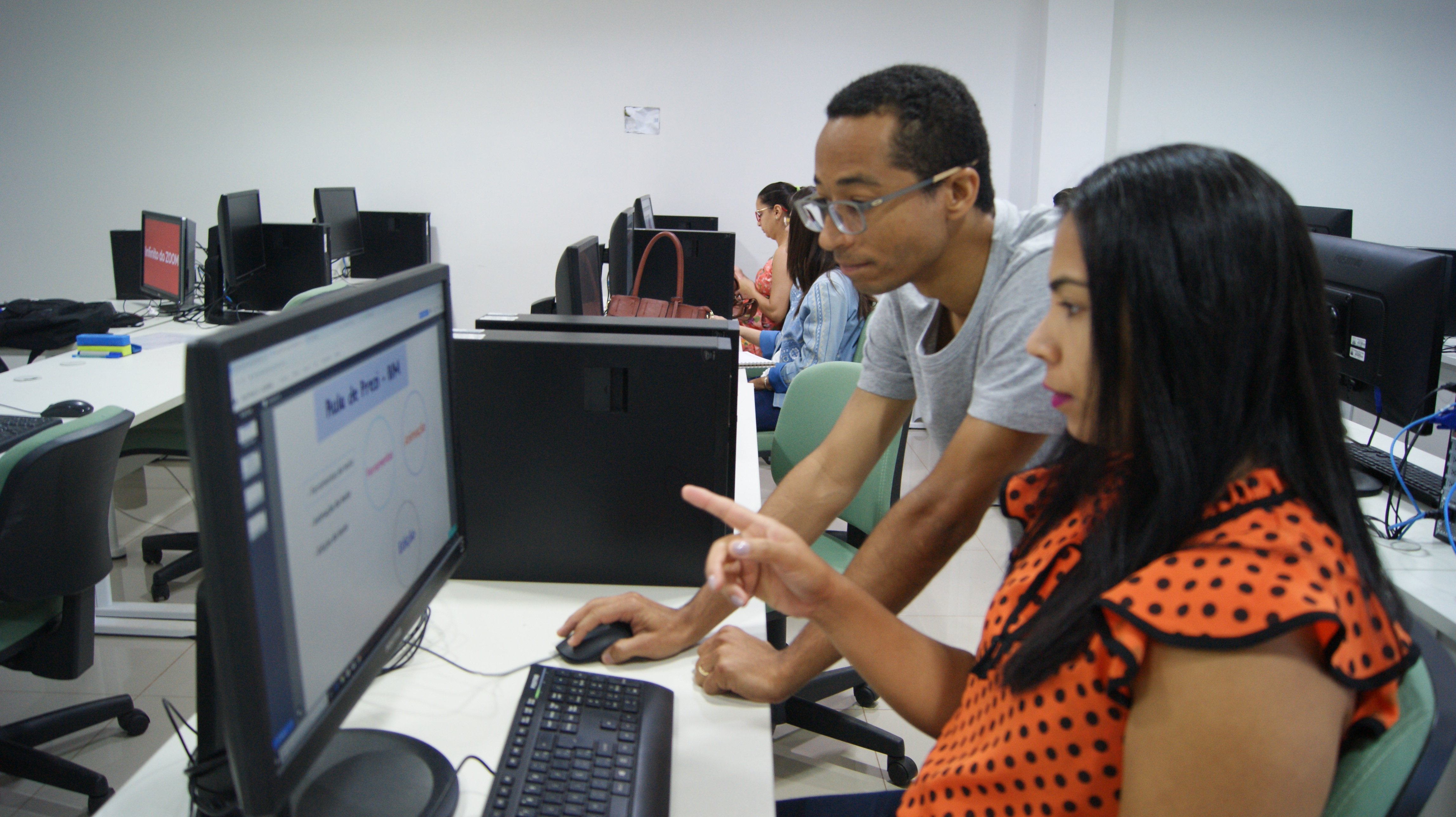 Curso de Prezi ensina como utilizar nova ferramenta em apresentações