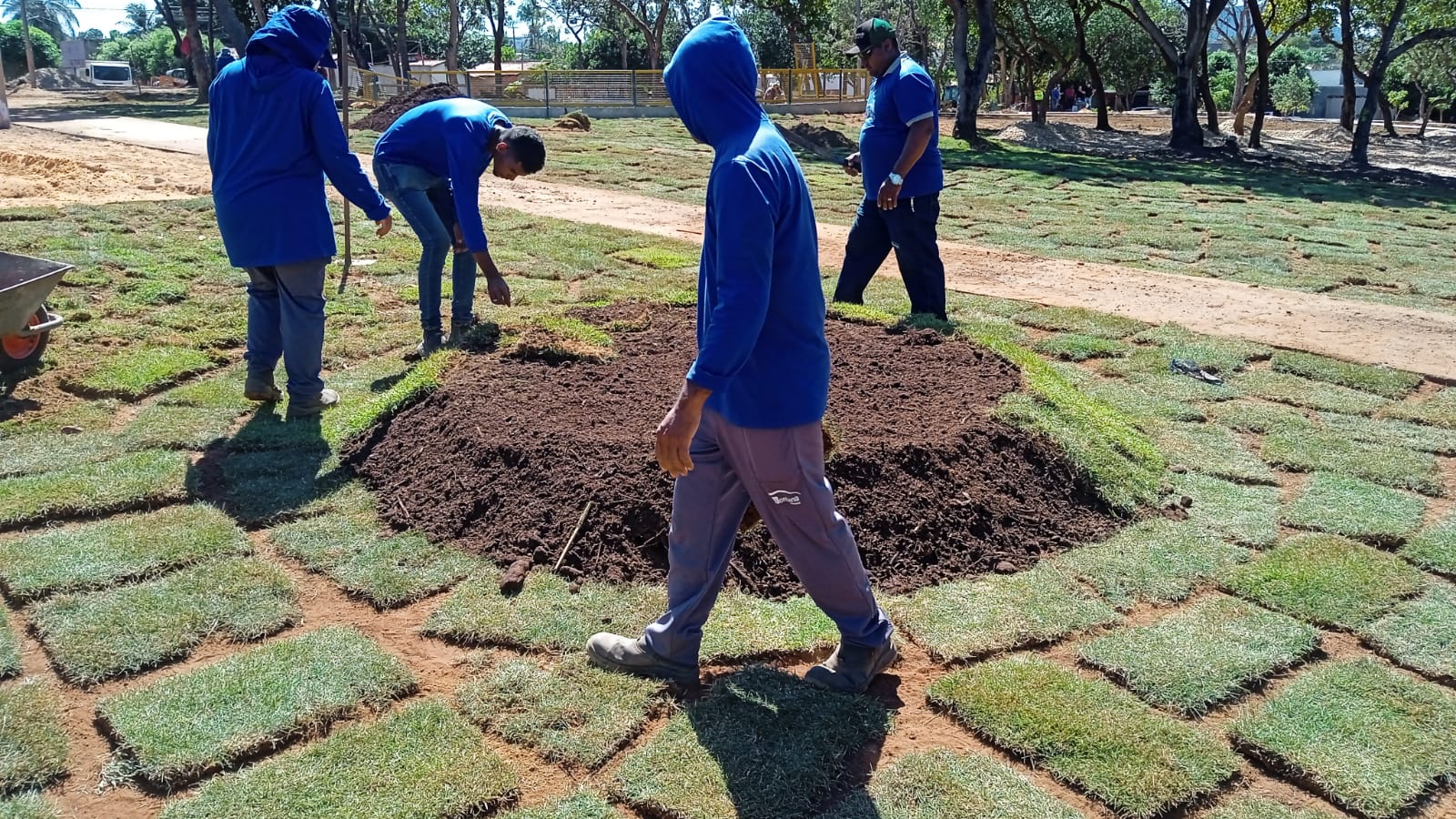 Paisagismo na praça da Arse 132 (1306 Sul)