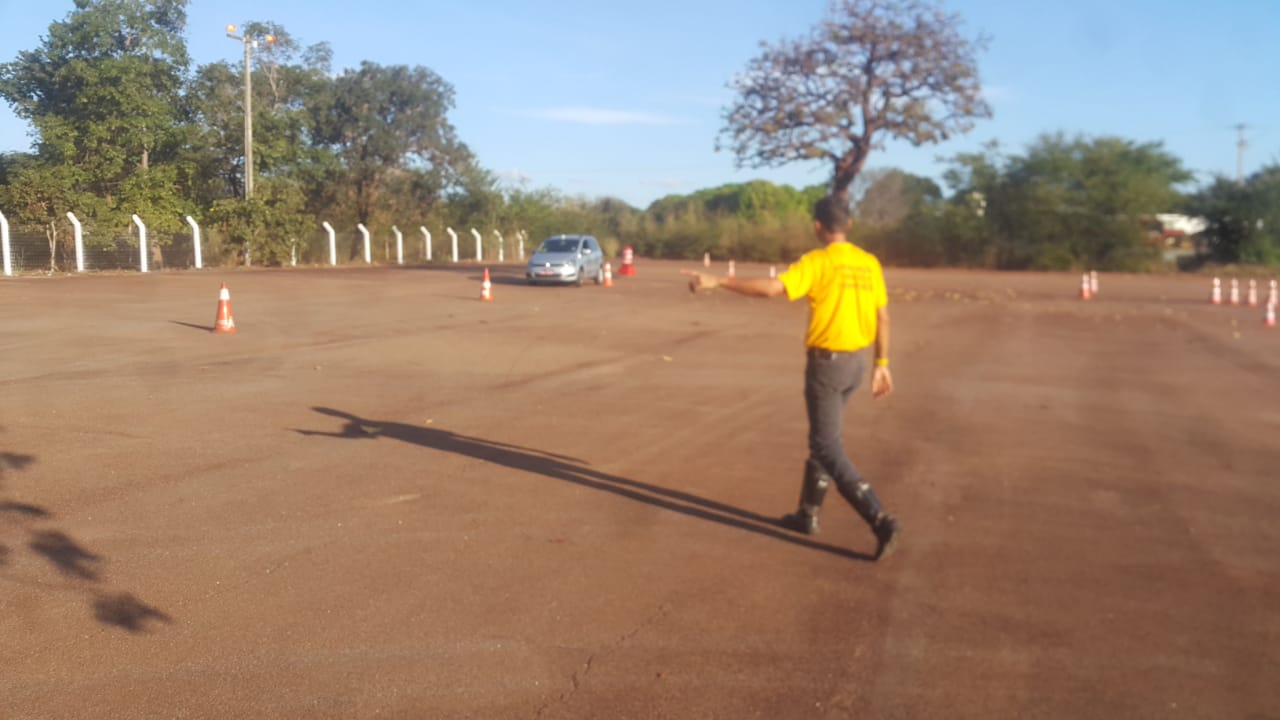 Sesmu finaliza curso teórico e prático de pilotagem para profissionais que trabalham como taxistas e mototaxistas na Capital