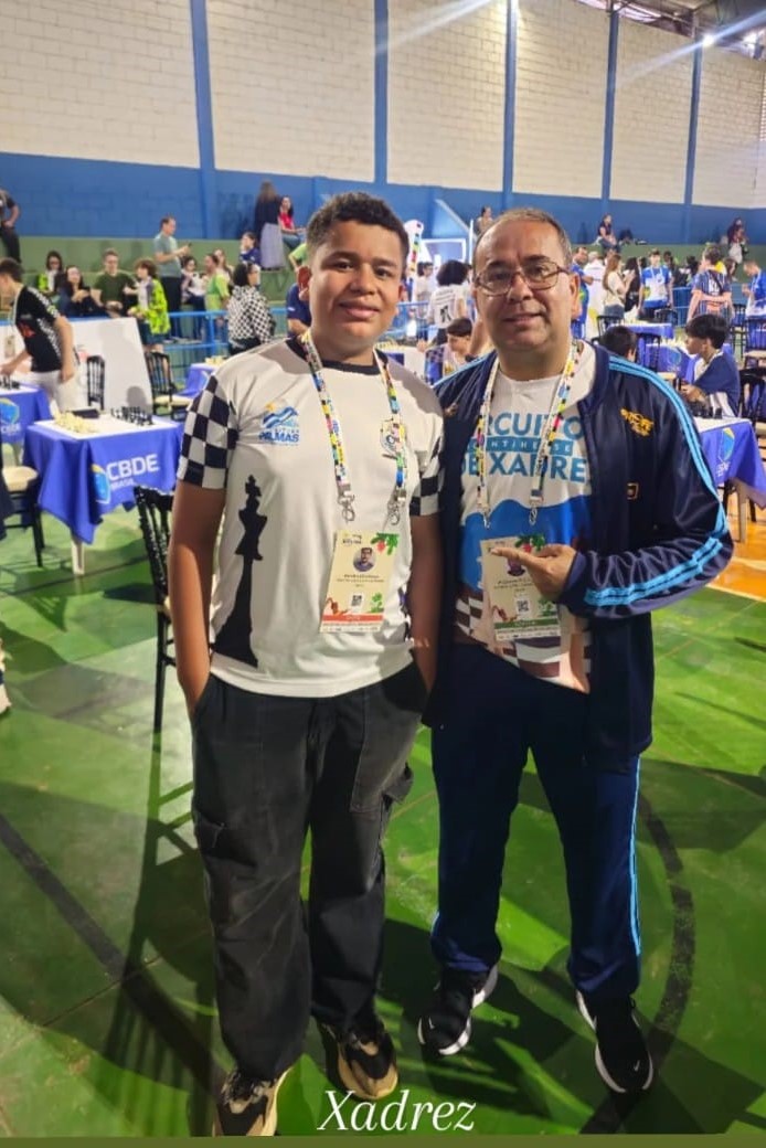 Aluno Willian Alves e o professor Marcelo Suarte na 25ª edição dos Jogos Escolares Brasileiros