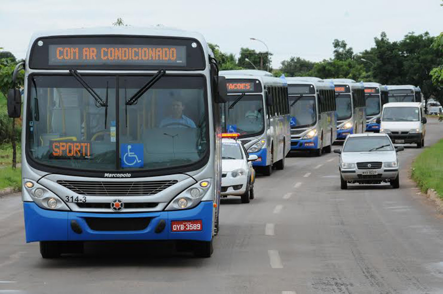 Show do cantor Alexandre Pires contará com horários especiais de ônibus