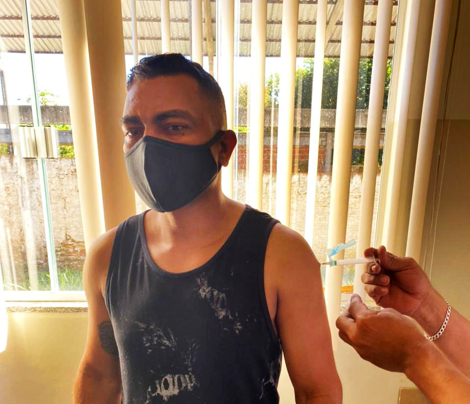 Vacinação contra Covid-19 para 40+ em Palmas segue até às 17h neste sábado
