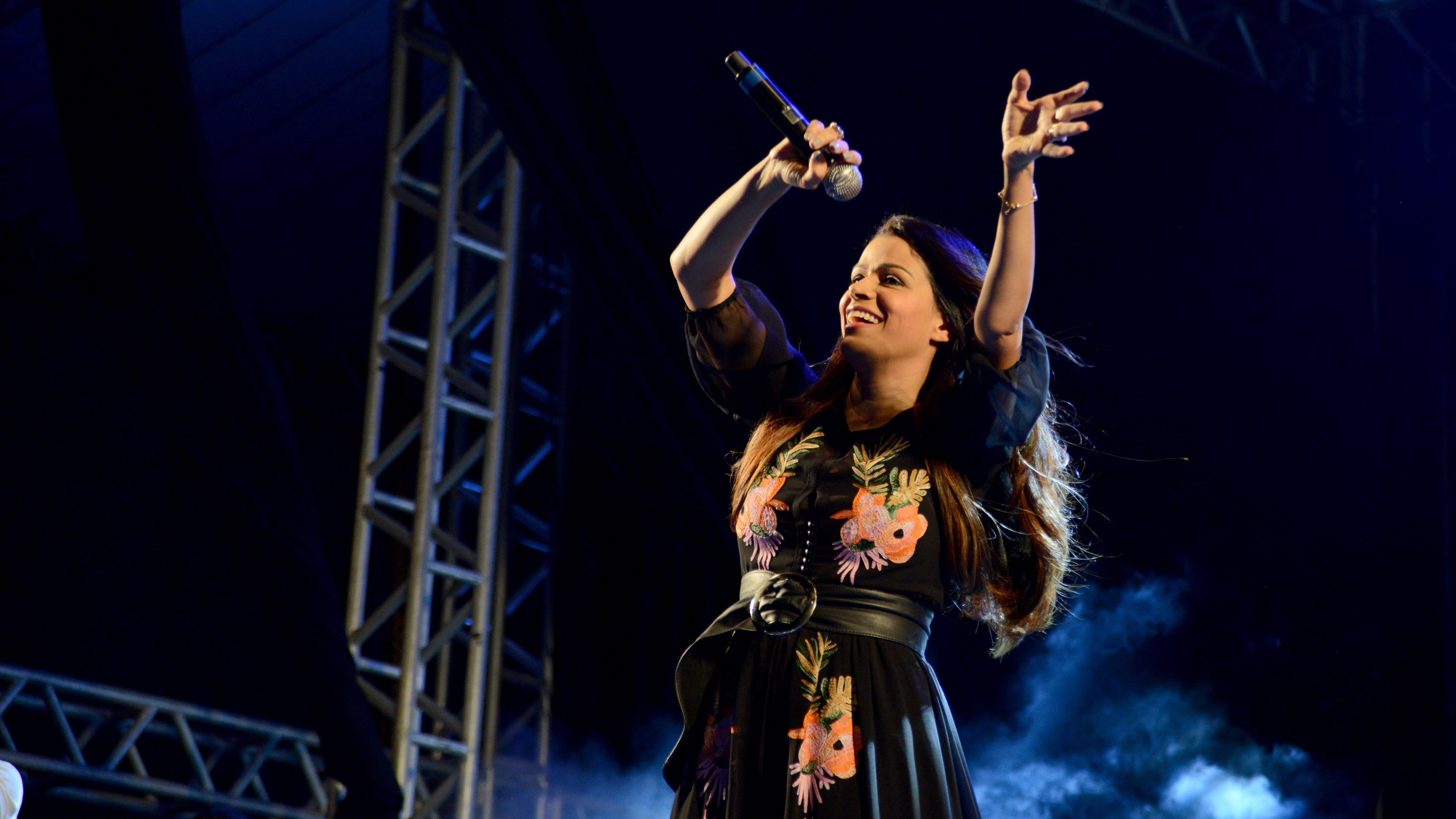 Cantora  Damares  atrai uma multidão na segunda noite do Capital da Fé