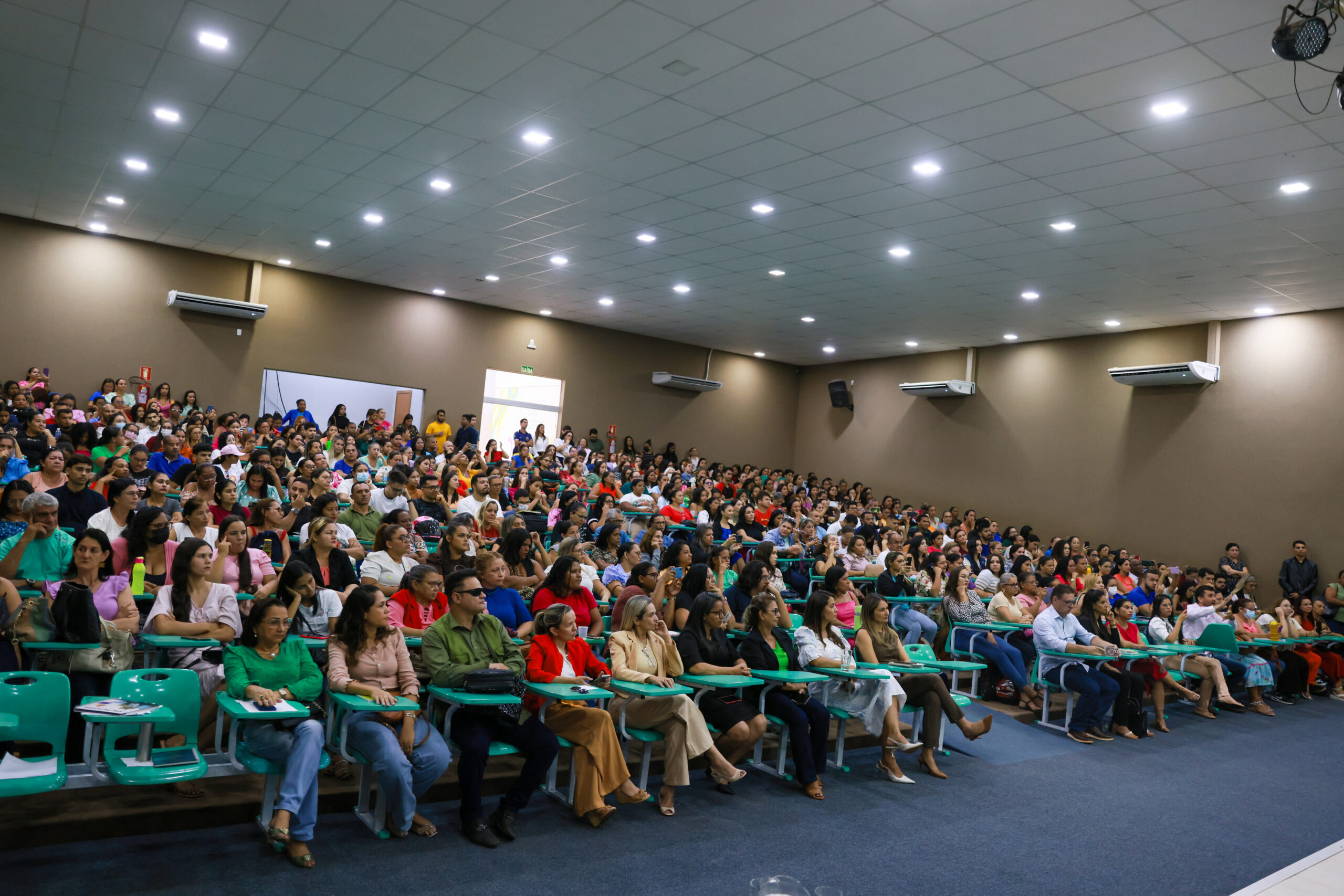 Educação de Palmas promove 1° Encontro de Formação para 420 profissionais de apoio escolar