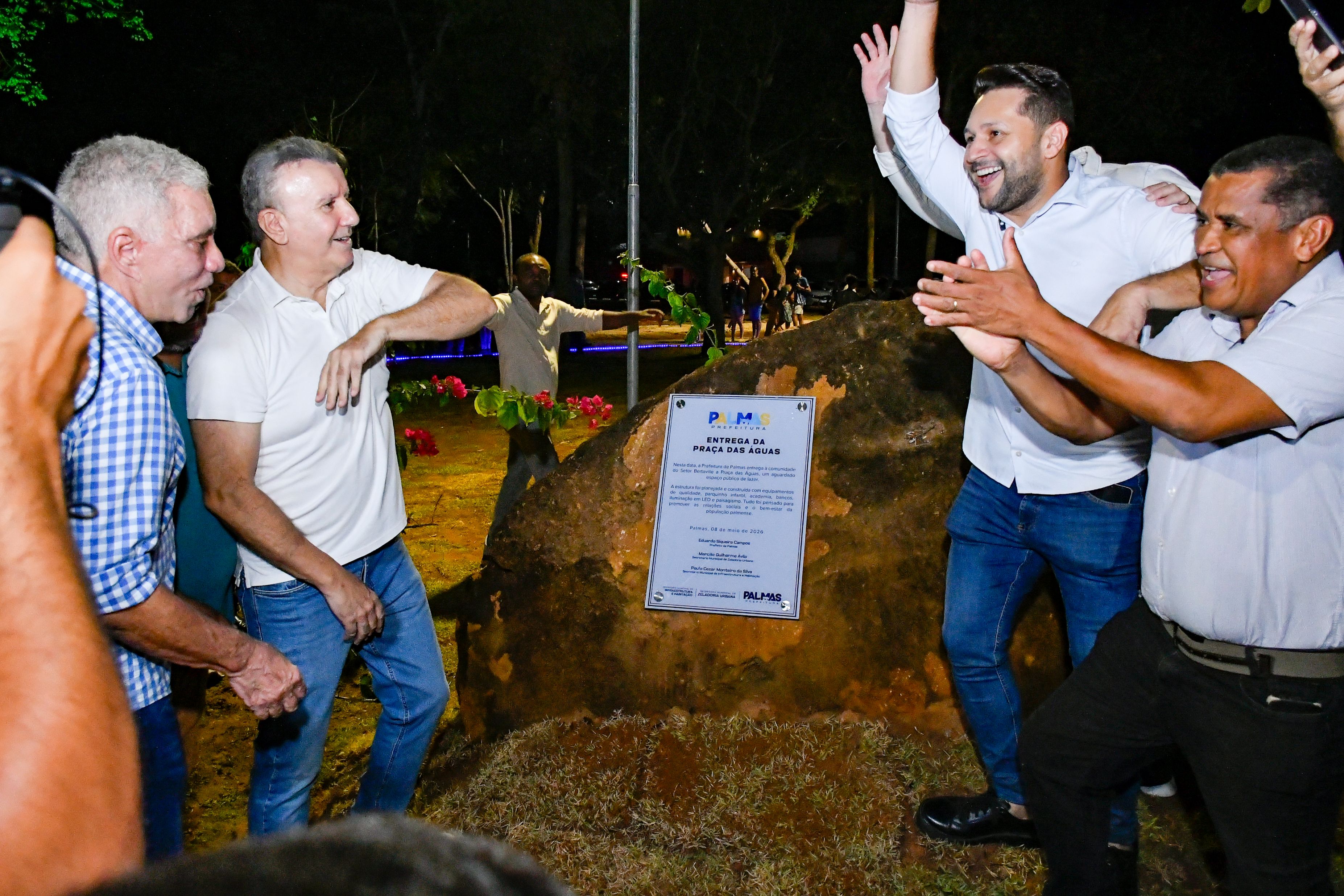 Prefeito Eduardo Siqueira Campos inaugura a Praça das Águas e entrega novo espaço de lazer para moradores do Bertaville
