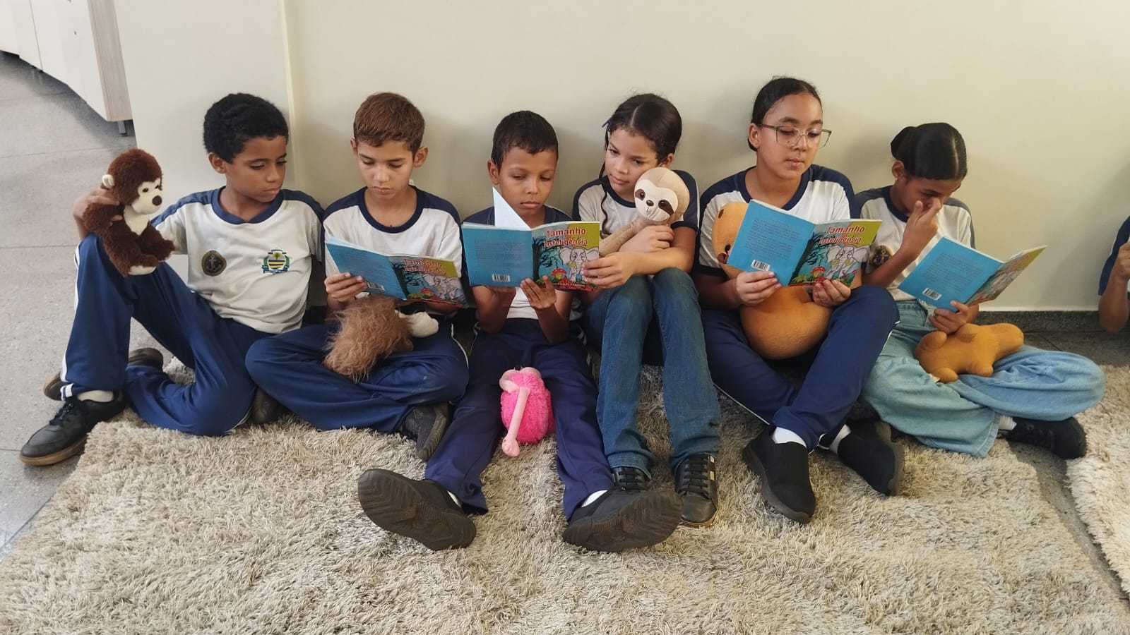 Projeto 'Escritores da Alvorada' desperta novos autores na ETI Almirante Tamandaré