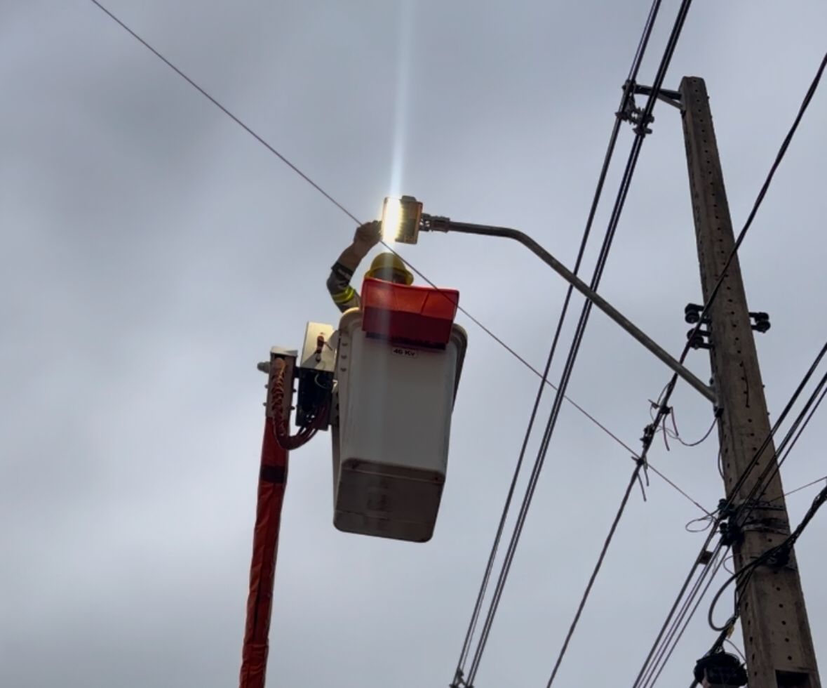 Serviços de iluminação pública no setor Santa Bárbara foram concluídos 