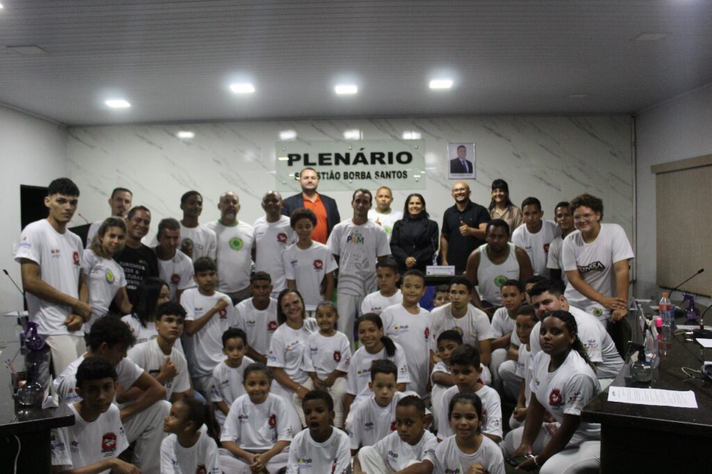 Ao lado do grupo Capoeira Tradição, a Prefeitura de Palmas e a Fecatins apresentaram as ações do projeto Palmas Capital da Capoeira, promovendo o intercâmbio de experiências e o fortalecimento da rede de capoeira no estado - Foto: Divulgação/Seirdh Ascom