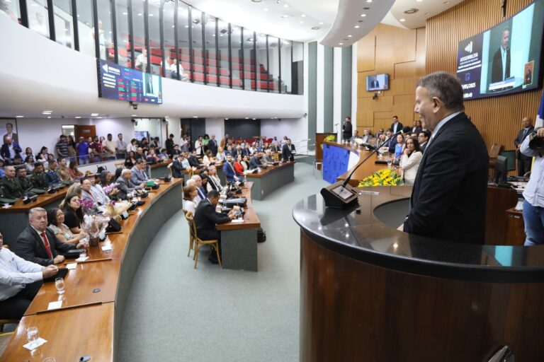 Prefeito Eduardo Siqueira Campos exalta legado da cidade em sessão solene na Assembleia Legislativa pelos 36 anos da Capital