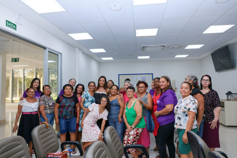 Município de Palmas leva 40 mulheres para exames de mamografia no Hospital do Amor