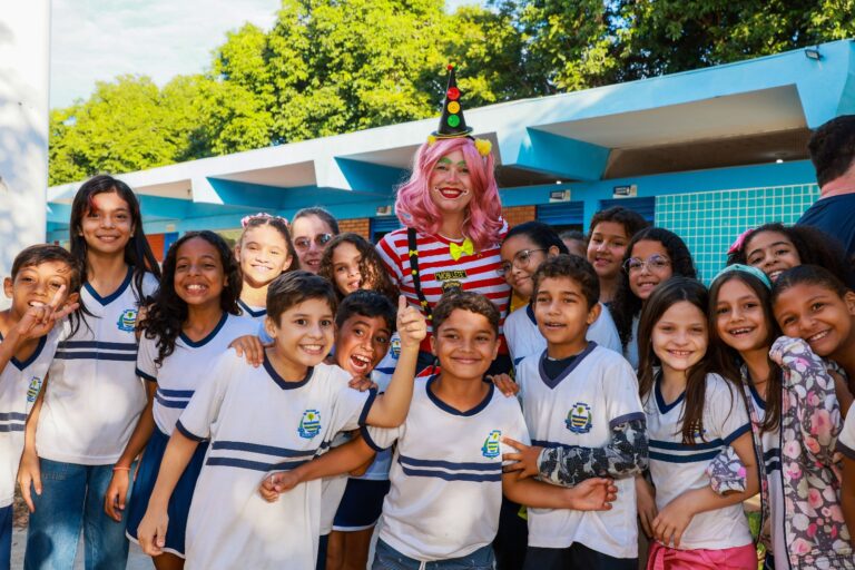 Prefeitura de Palmas realiza ação do Maio Amarelo com alunos da Escola Municipal Henrique Talone