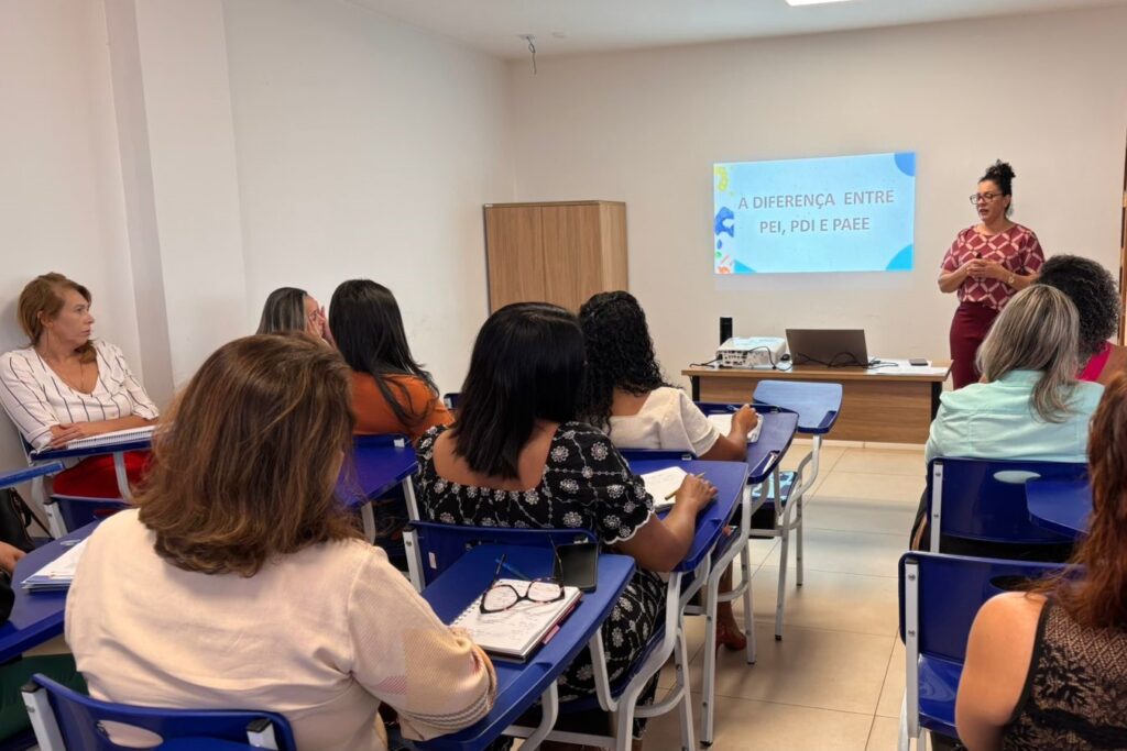 Formação objetiva preparar a equipe pedagógica para elaboração do Plano de Ensino Individualizado da rede municipal de ensino - Foto: Divulgação