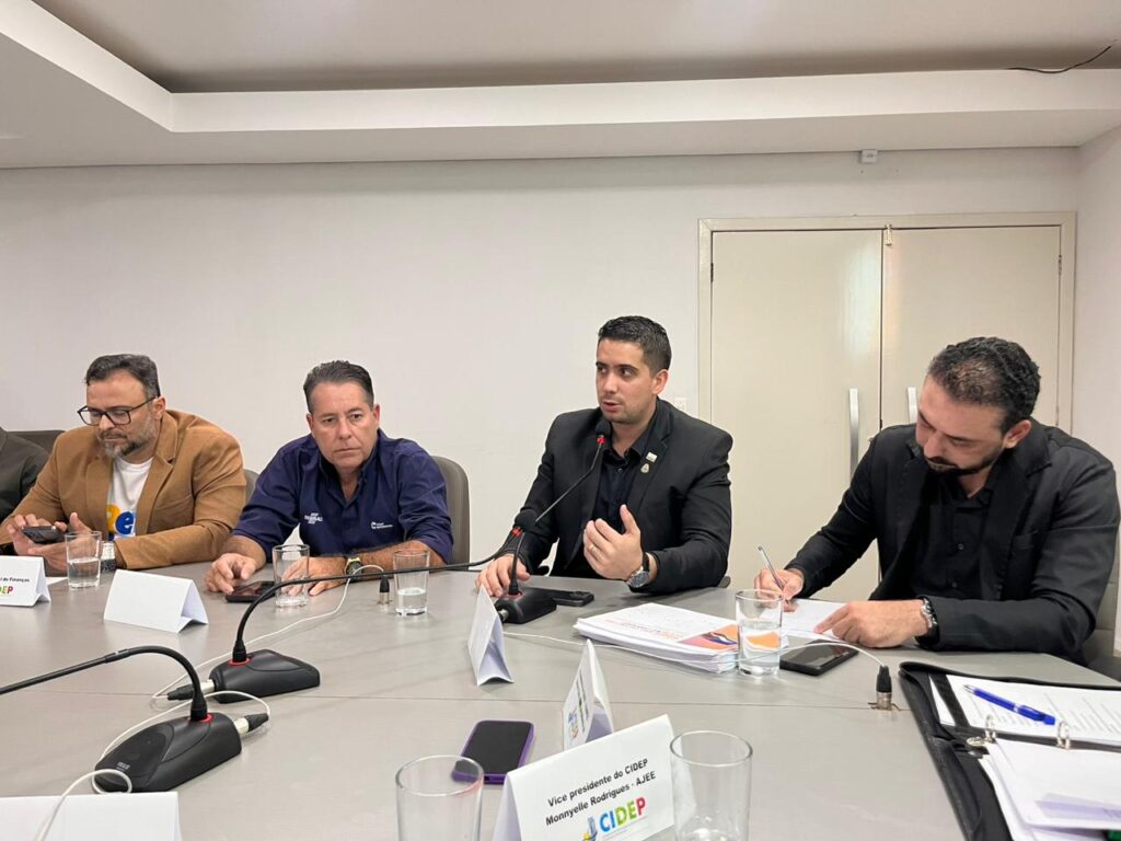 Secretário Henrique Nesello explicou incentivo do Banco do Povo - Foto: Tainara Saraiva