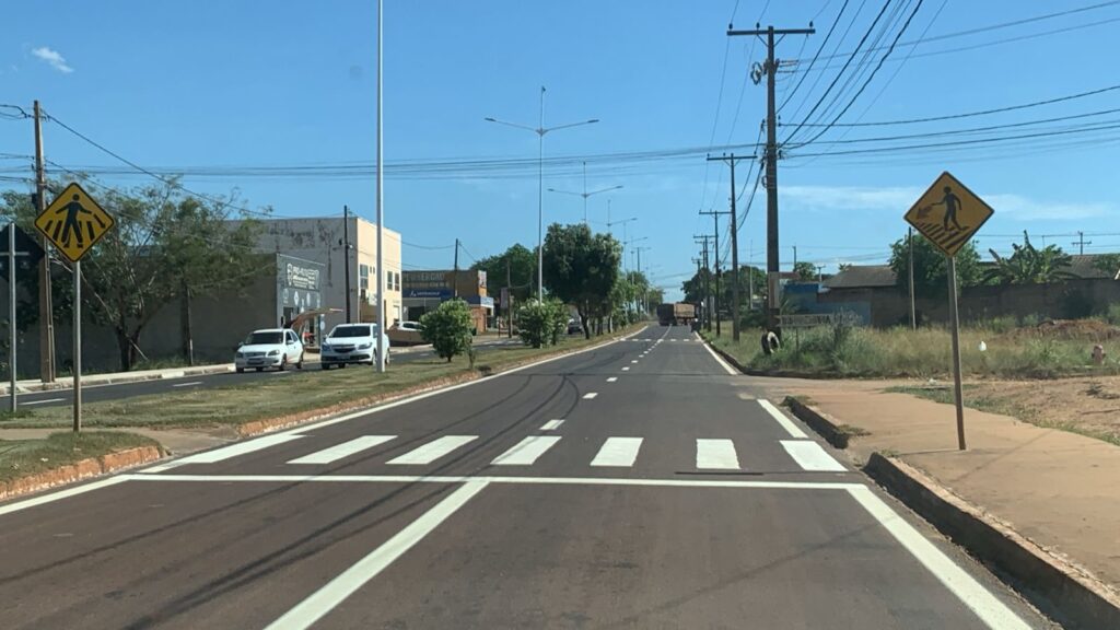 Avenida Taquaruçu, em Taquaralto, recebeu serviços de sinalização horizontal e vertical - Foto: Divulgação