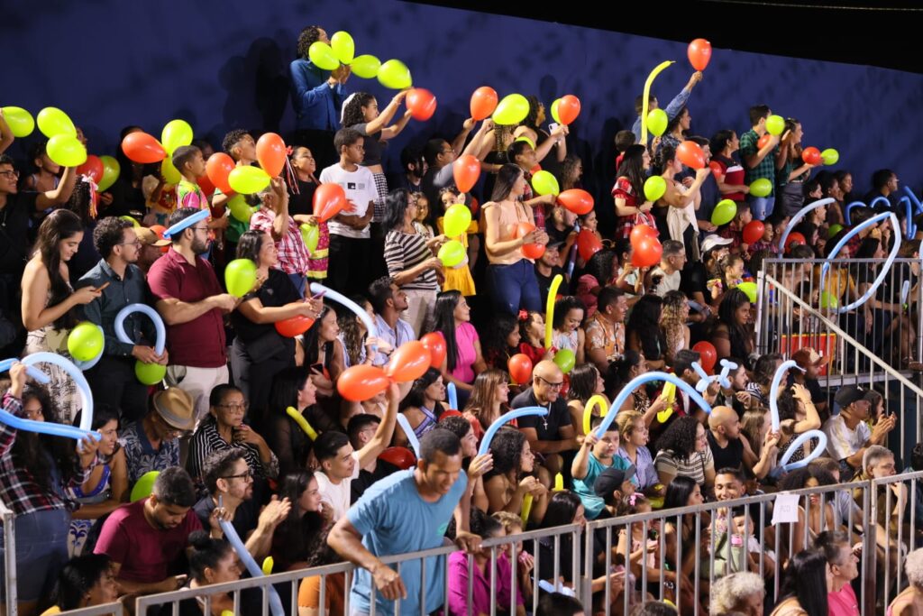 Arena lotada e torcidas presente para apresentação das quadrilhas juninas - Lia Mara