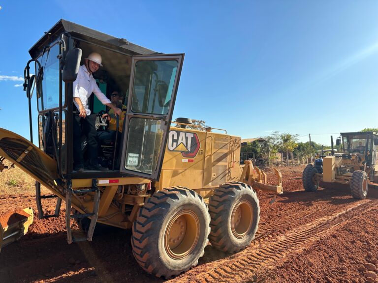 Prefeito Eduardo Siqueira acompanha avanço de grandes obras no Distrito Industrial de Taquaralto e acesso à região norte