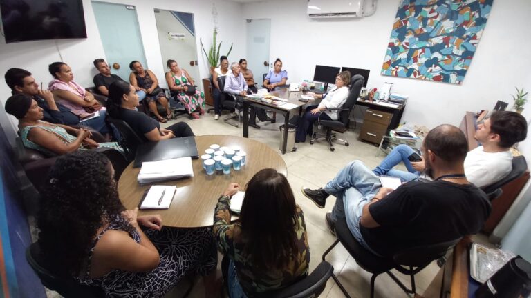 Fundação Cultural de Palmas dialoga com representantes de vendedores ambulantes sobre festas de fim do ano