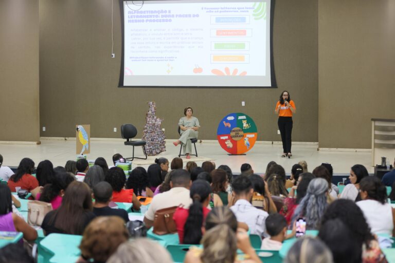 Seminário da Educação de Palmas debate boas práticas para fortalecer a alfabetização na rede municipal