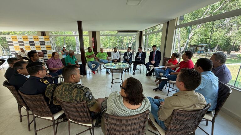 Prefeitura de Palmas discute concessão da revisão anual de vencimentos dos servidores municipais