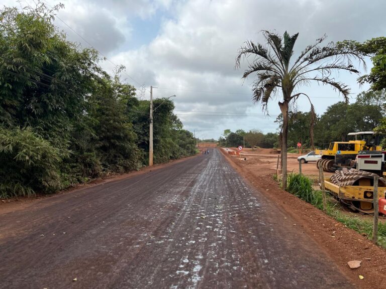 Obra de requalificação do acesso à Região Norte de Palmas entra na fase de pavimentação asfáltica