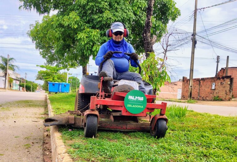 Prefeitura intensifica serviços de limpeza urbana após chuva intensa em Palmas