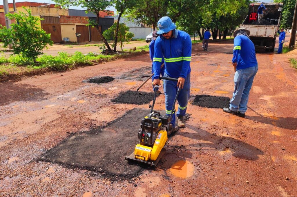 Avenida Comandante Vicente de Paula também recebeu reparos do serviço de tapa-buraco - Foto: Divulgação