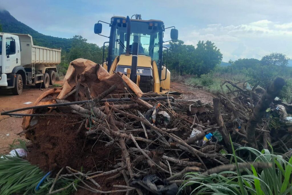 Registro de retirada de entulho realizada no distrito de Taquaruçu - Foto: Divulgação