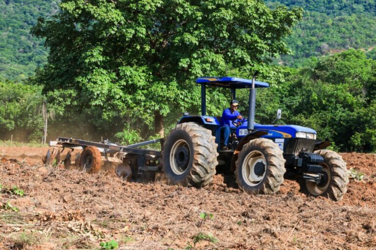 Gradagem de terras já beneficiou mais de 400 agricultores
